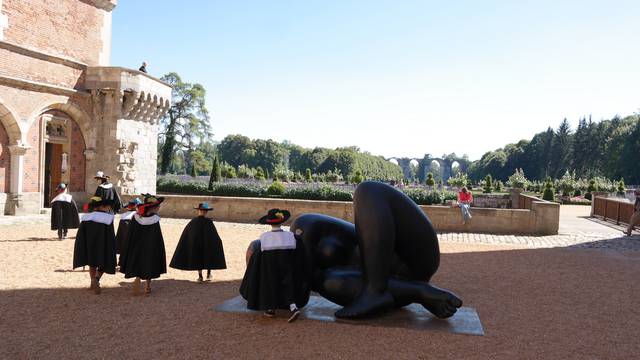 Children at the Château de Maintenon